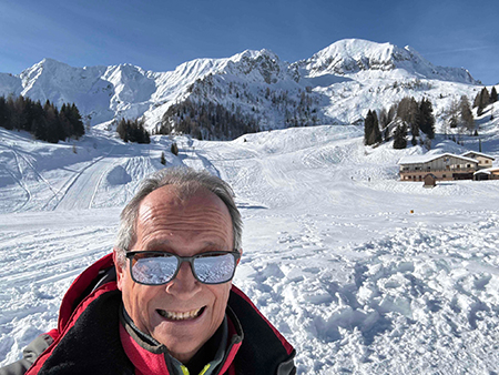 Sulle nevi di San Simone (1700 m) e Baita del Camoscio (1750 m) splende il sole -17febb25- FOTOGALLERY